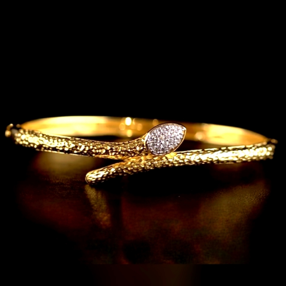 🔥PRICE DROP🔥NATURAL WHITE ZIRCON BANGLE BRACELET IN GOLD OVER STERLING SILVER